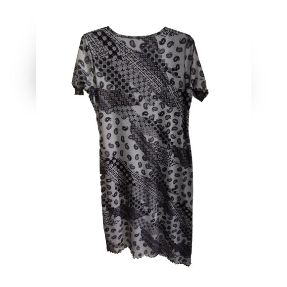 NWOT Expressions gray & black asymmetrical short sleeve dress - vneck - Picture 3 of 5